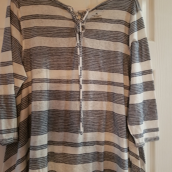 Shirt - Picture 3 of 3